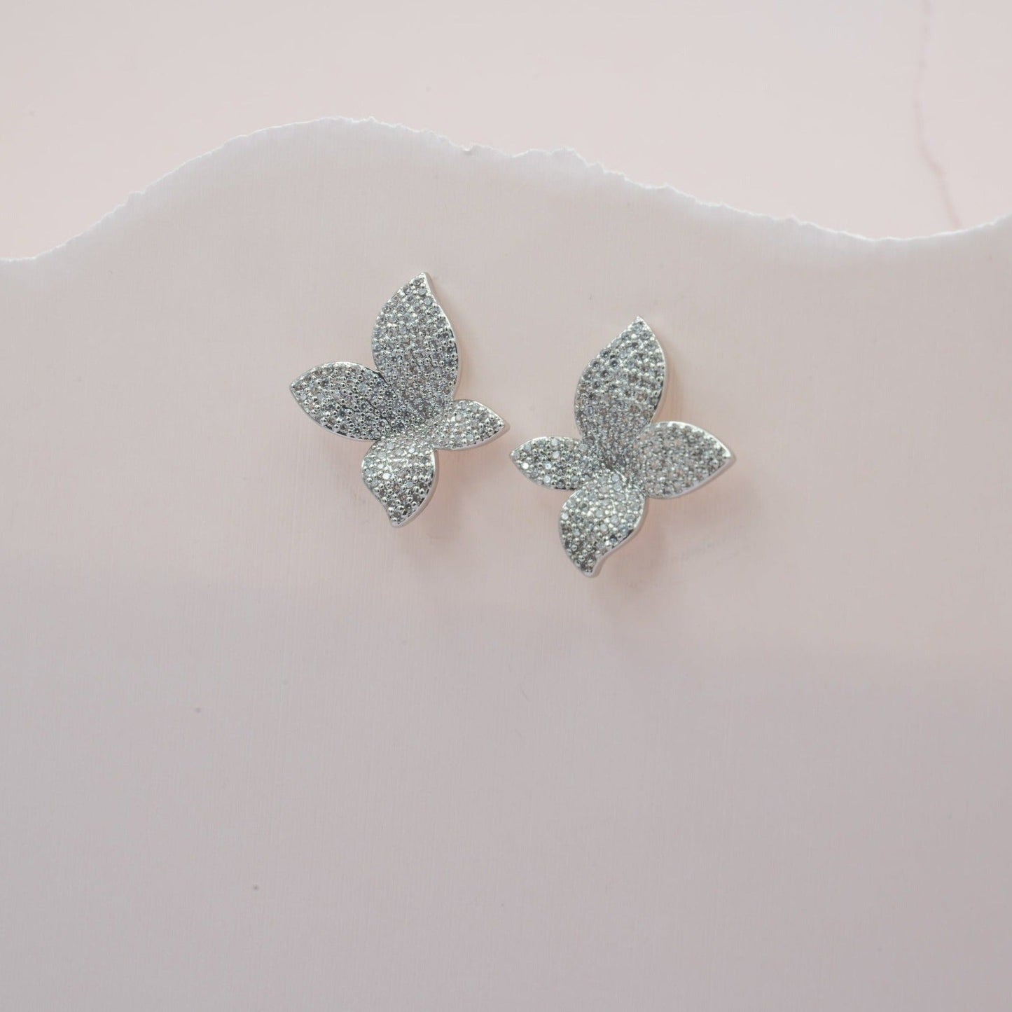 Four leaf studs earring