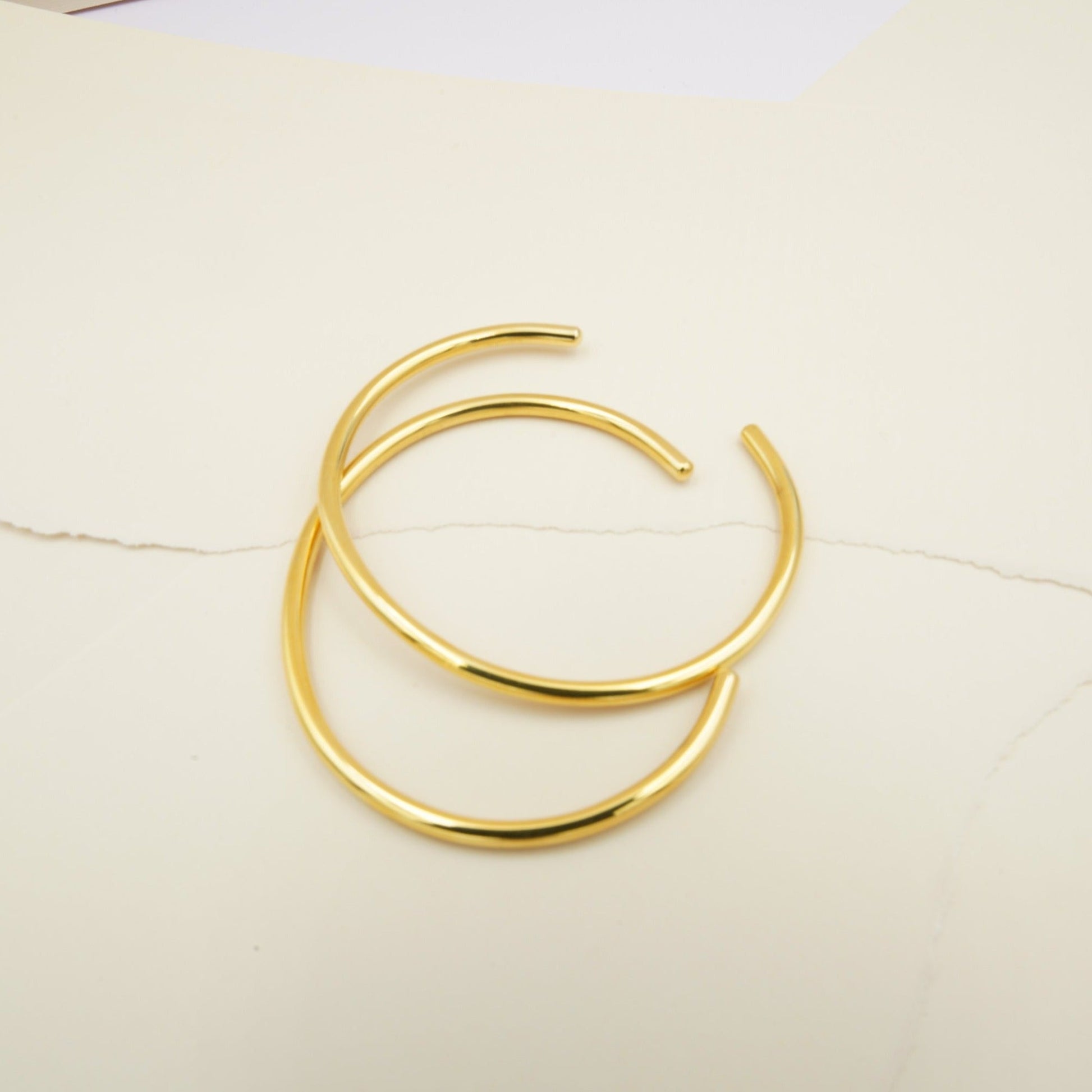 Minimalistic C shape Cuff Bracelet-Pic 2 